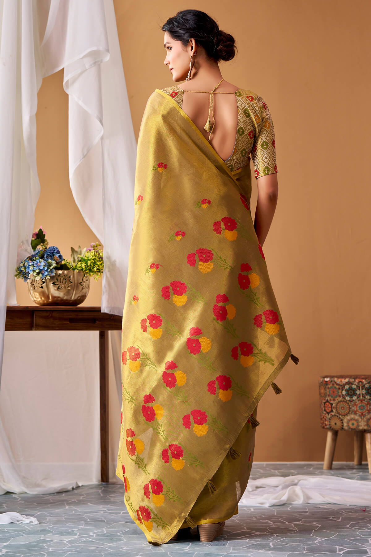 Groovy Mehndi Banarasi Tissue Silk Saree With Effulgent Blouse Piece
