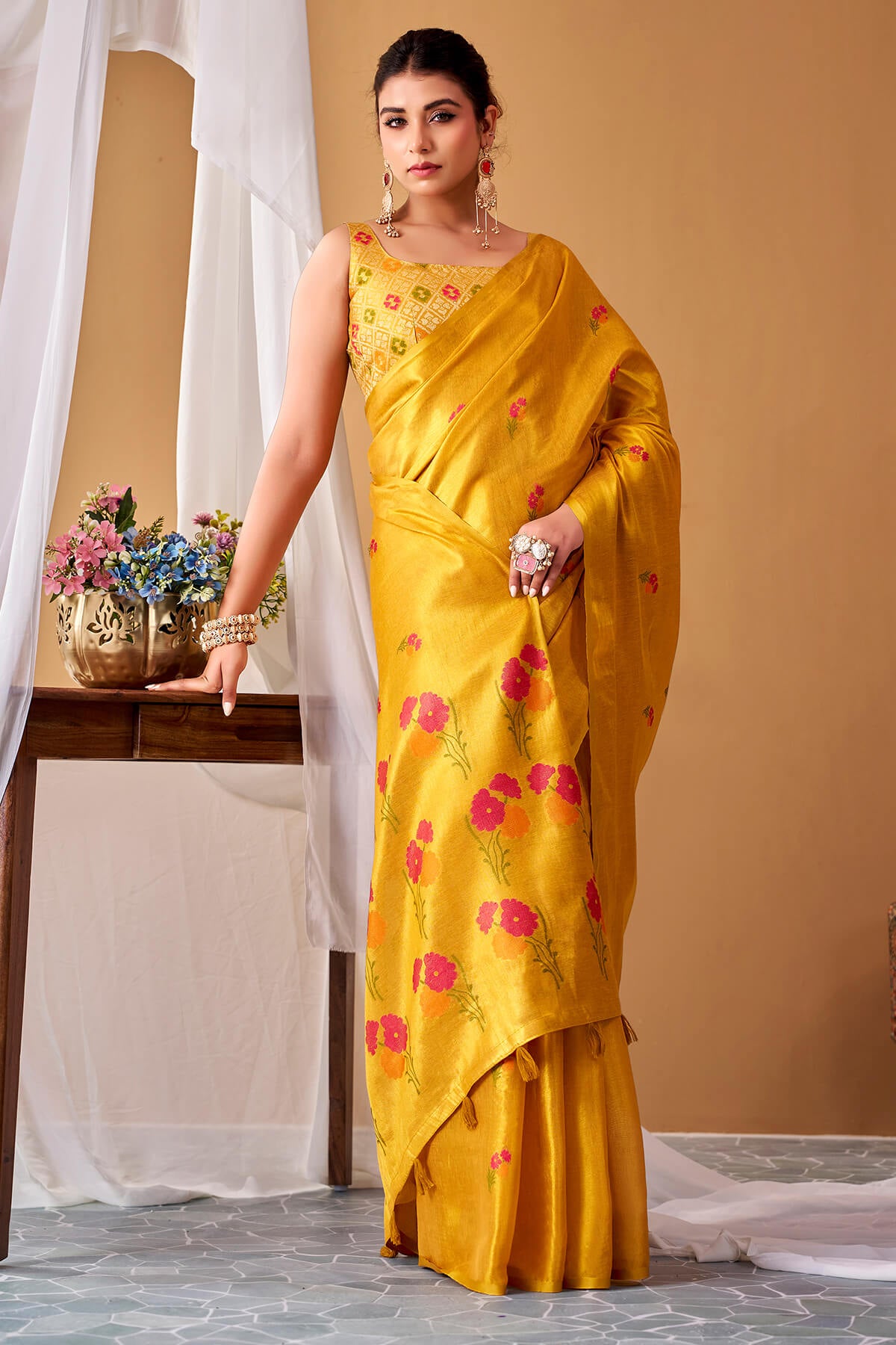 Devastating Golden Banarasi Tissue Silk Saree With Proficient Blouse Piece