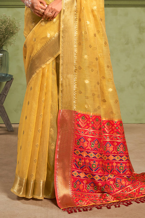 Load image into Gallery viewer, Enchanting Yellow Soft Banarasi Silk Saree With Prodigal Blouse Piece
