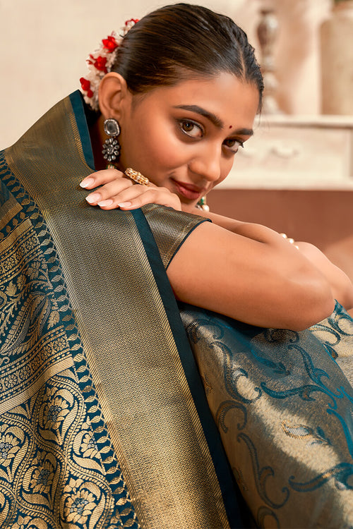 Load image into Gallery viewer, Demure Rama Kanjivaram Silk Saree With Evanescent Blouse Piece
