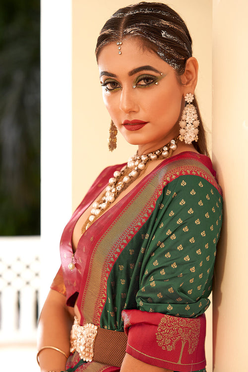 Load image into Gallery viewer, Pleasurable Dark Green Soft Banarasi Silk Saree With Fantabulous Blouse Piece
