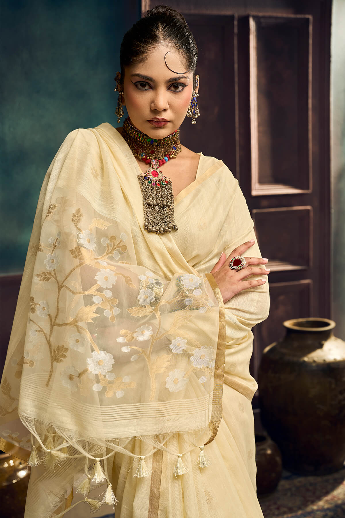 Gleaming Beige Pure Munga Cotton Silk Saree With Prodigal Blouse Piece