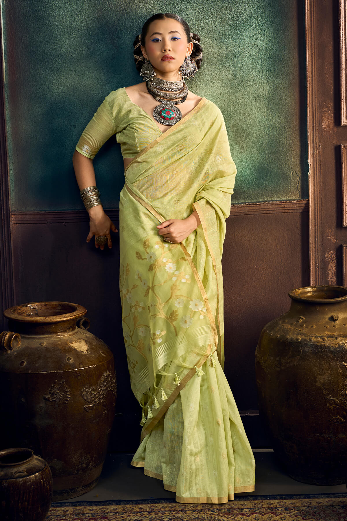 Allure Pista Pure Munga Cotton Silk Saree With Classic Blouse Piece