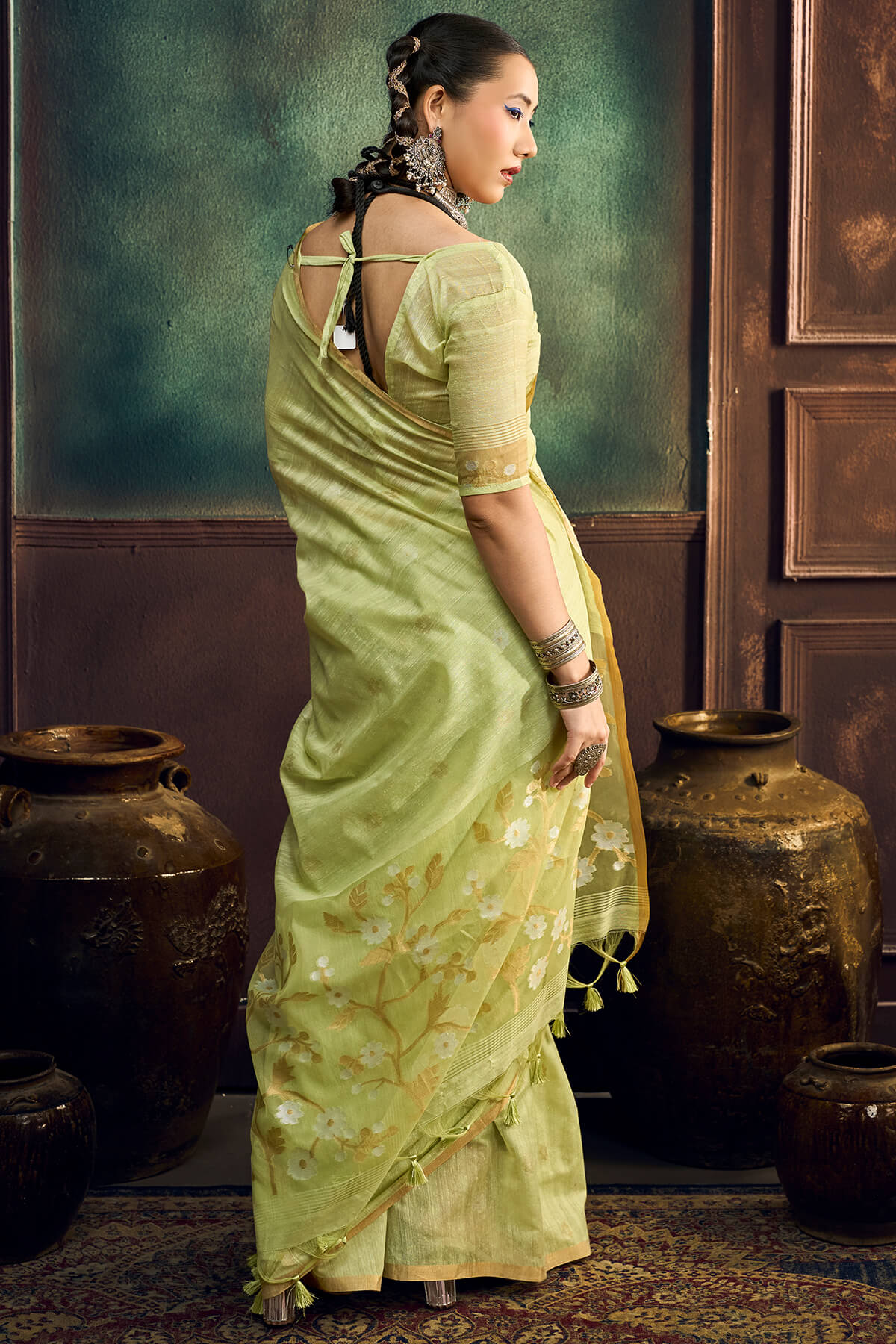 Allure Pista Pure Munga Cotton Silk Saree With Classic Blouse Piece