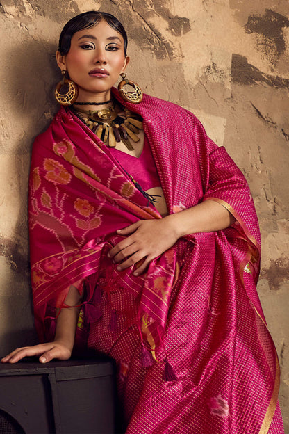 Staggering Wine Banarasi Handloom Silk Saree With Pleasurable Blouse Piece