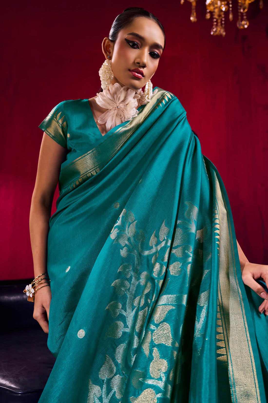 Fancifull Rama Banarasi Satin Silk Saree With Woebegone Blouse