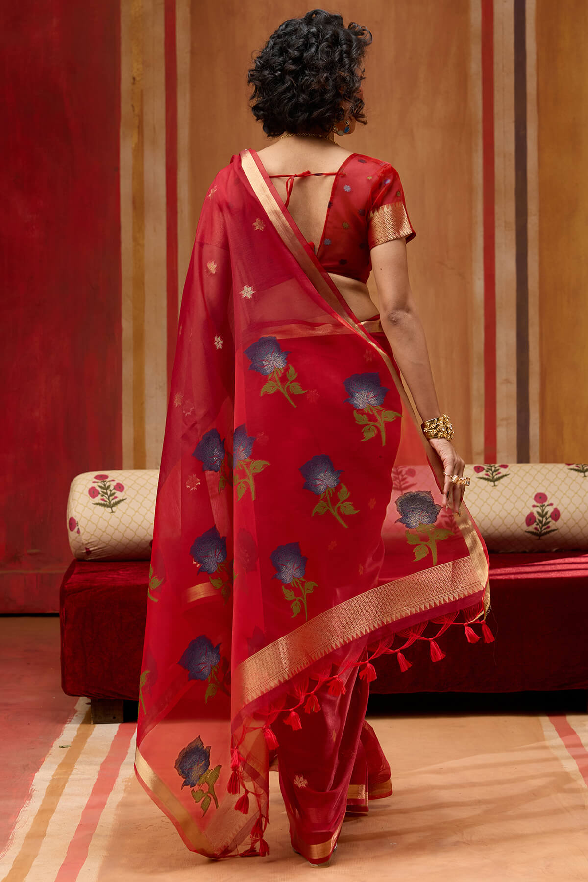 Skinny Red Pure Munga Cotton Saree With Outstanding Blouse Piece