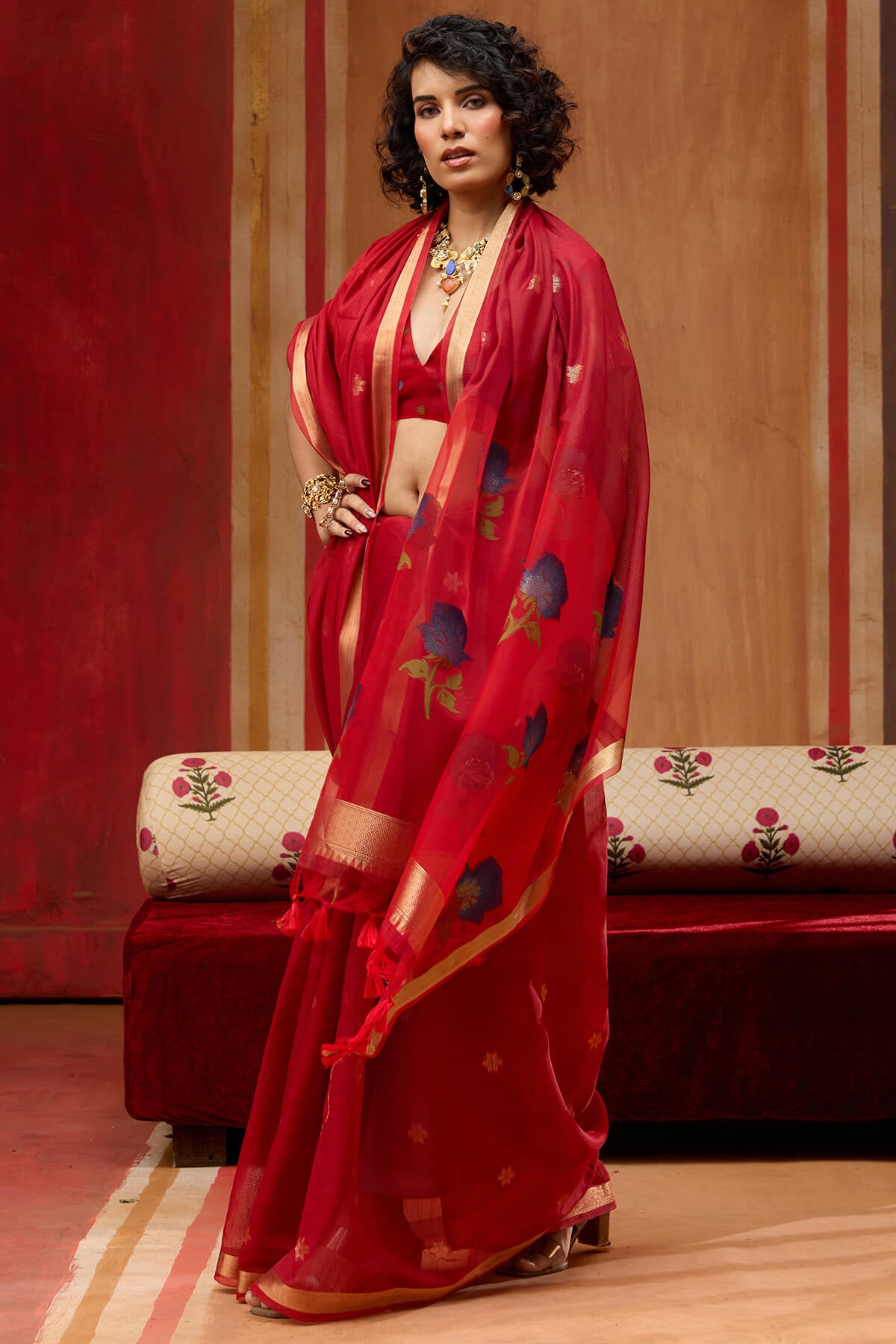 Skinny Red Pure Munga Cotton Saree With Outstanding Blouse Piece