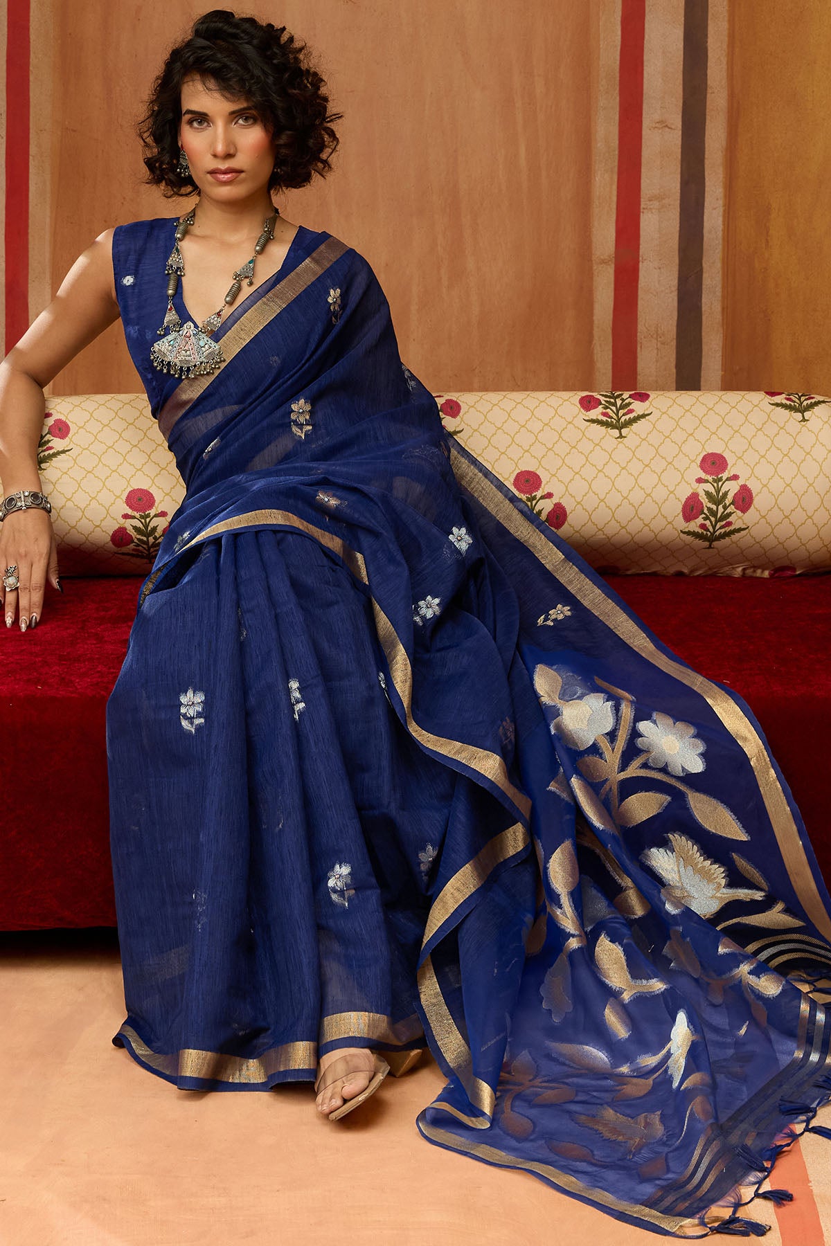 Desuetude Navy Blue Pure Munga Cotton Silk Saree With Supernal Blouse Piece