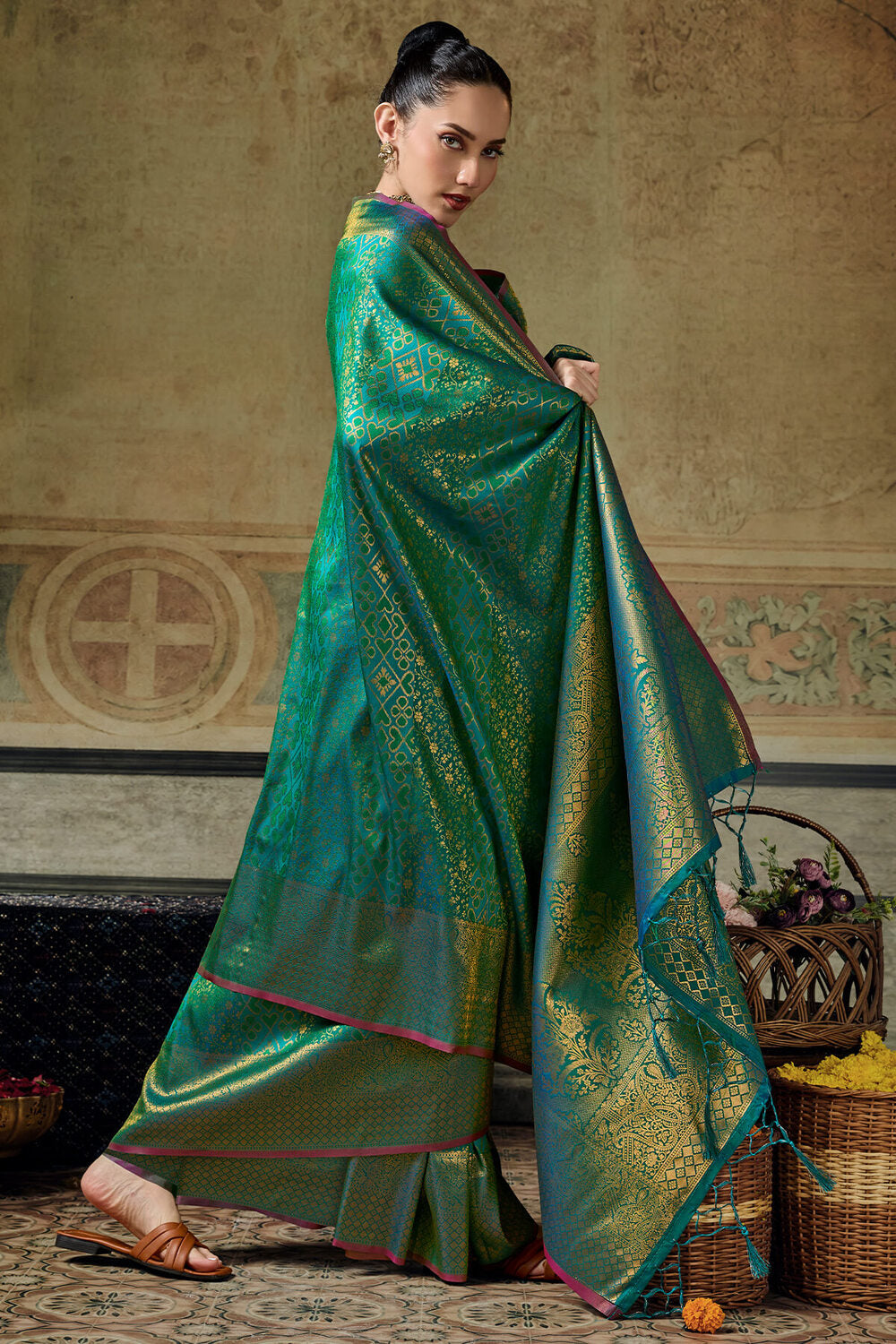 Verdant Rama Kanjivaram Silk Saree With Panoply Blouse Piece