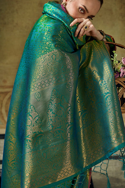Verdant Rama Kanjivaram Silk Saree With Panoply Blouse Piece