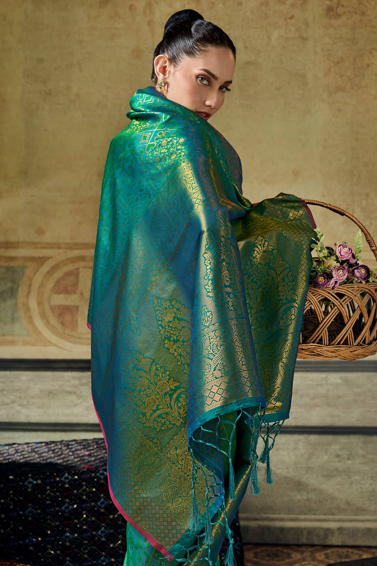 Verdant Rama Kanjivaram Silk Saree With Panoply Blouse Piece