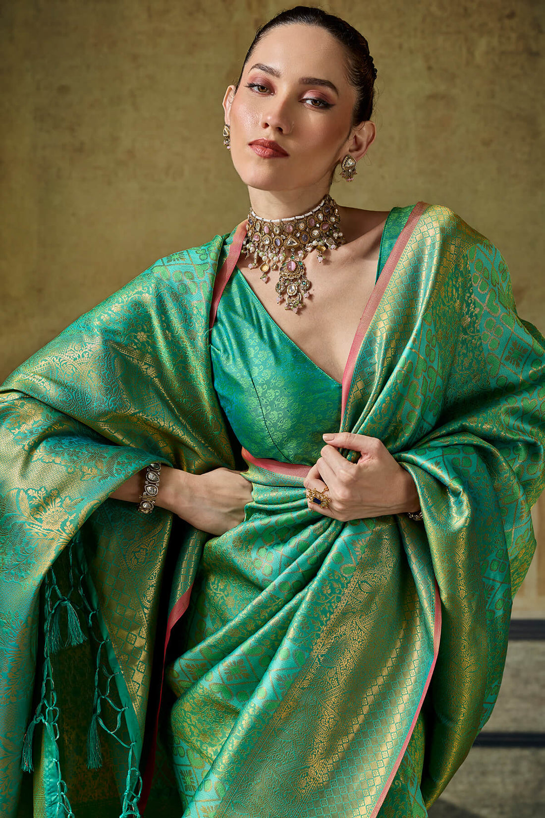 Opulent Green Kanjivaram Silk Saree With Invaluable Blouse Piece