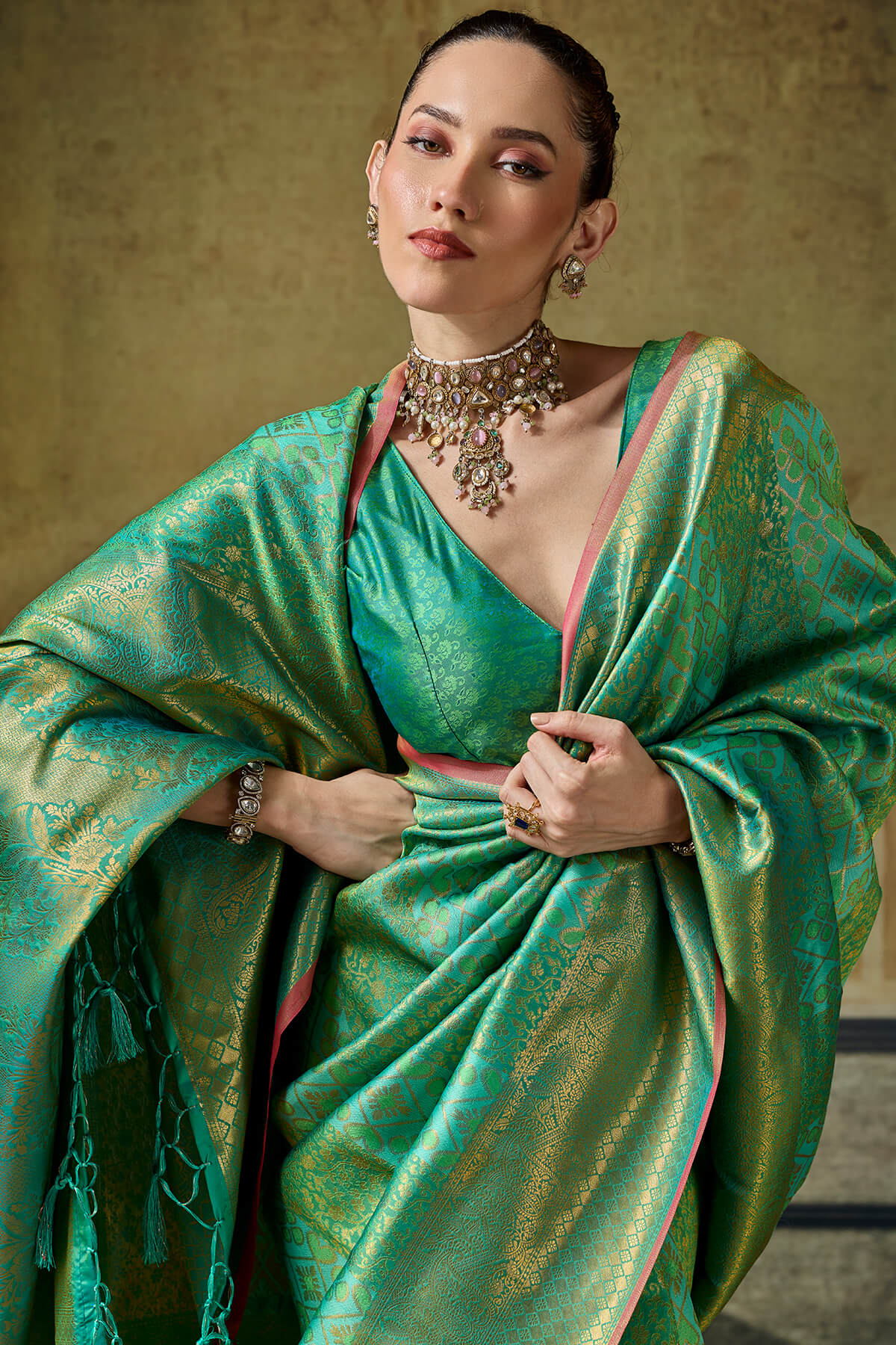 Opulent Green Kanjivaram Silk Saree With Invaluable Blouse Piece