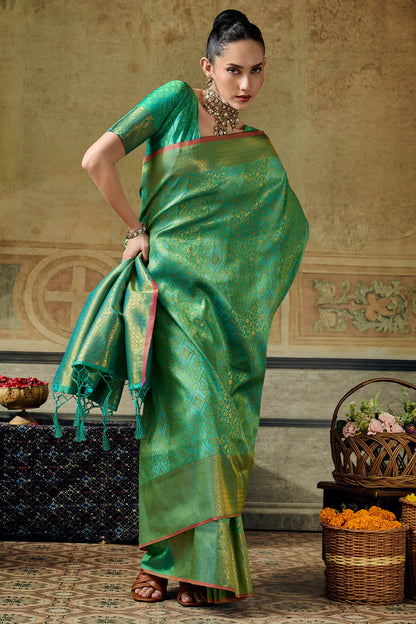 Opulent Green Kanjivaram Silk Saree With Invaluable Blouse Piece