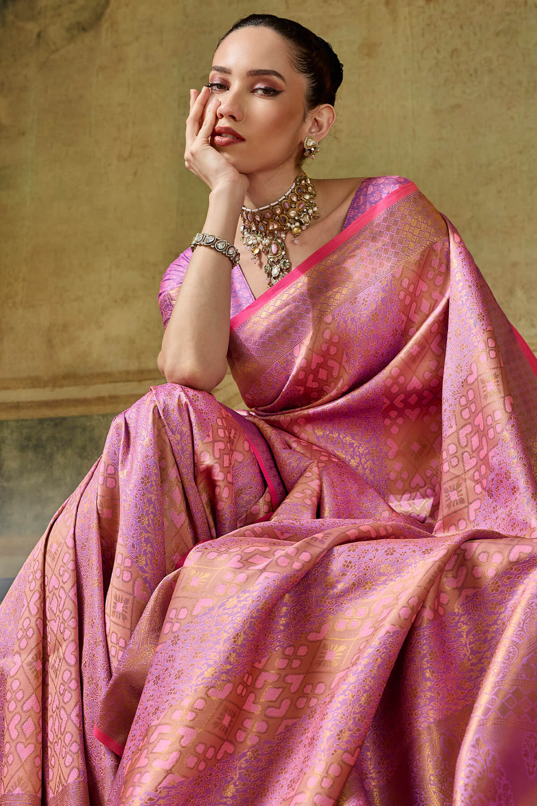 Denouement Pink Kanjivaram Silk Saree With Scintillating Blouse Piece