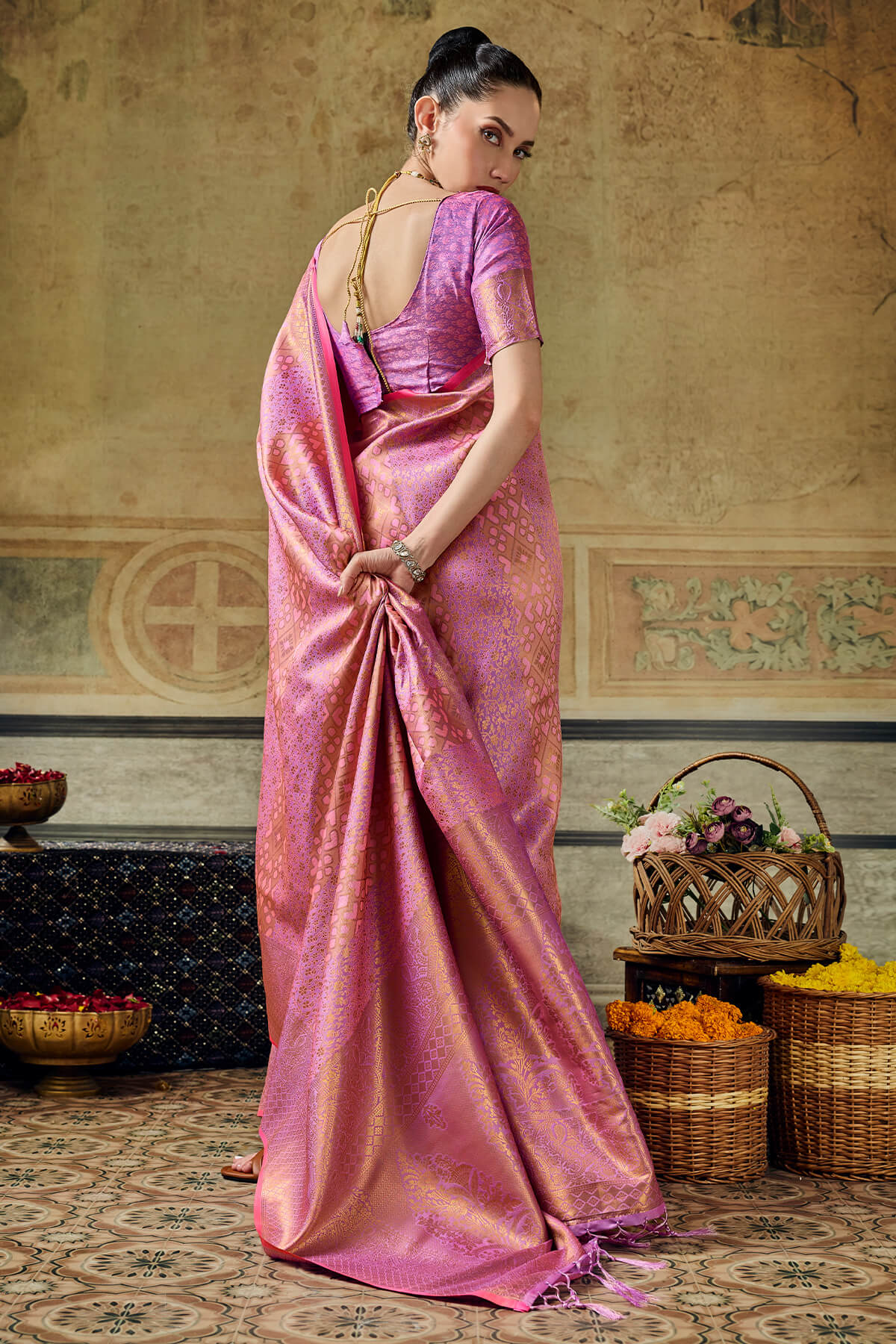 Denouement Pink Kanjivaram Silk Saree With Scintillating Blouse Piece