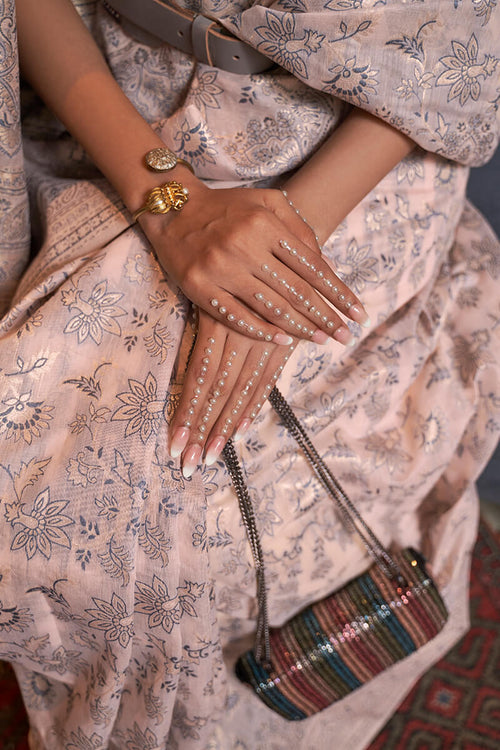 Load image into Gallery viewer, Sempiternal Peach Cotton Silk Saree With Mellifluous Blouse Piece
