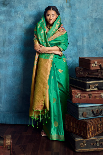 Amiable Green Soft Pochampally Silk Saree With Jazzy Blouse Piece