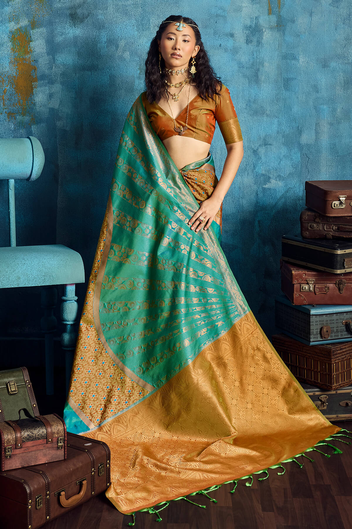 Posh Rama Soft Pochampally Silk Saree With Outstanding Blouse Piece