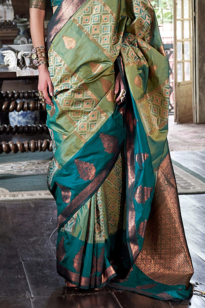 Profuse Green Soft Banarasi Silk Saree With Stunner Blouse Piece