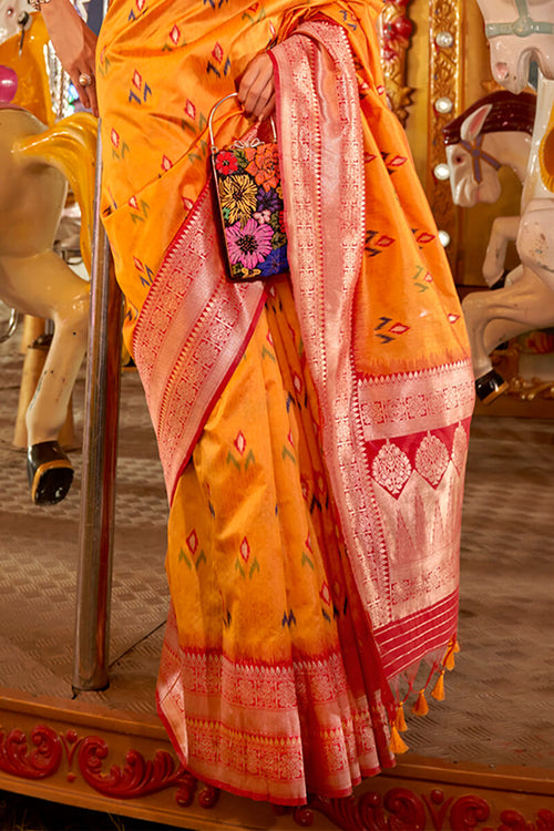 Load image into Gallery viewer, Moiety Yellow Soft Banarasi Silk Saree With Effulgent Blouse Piece
