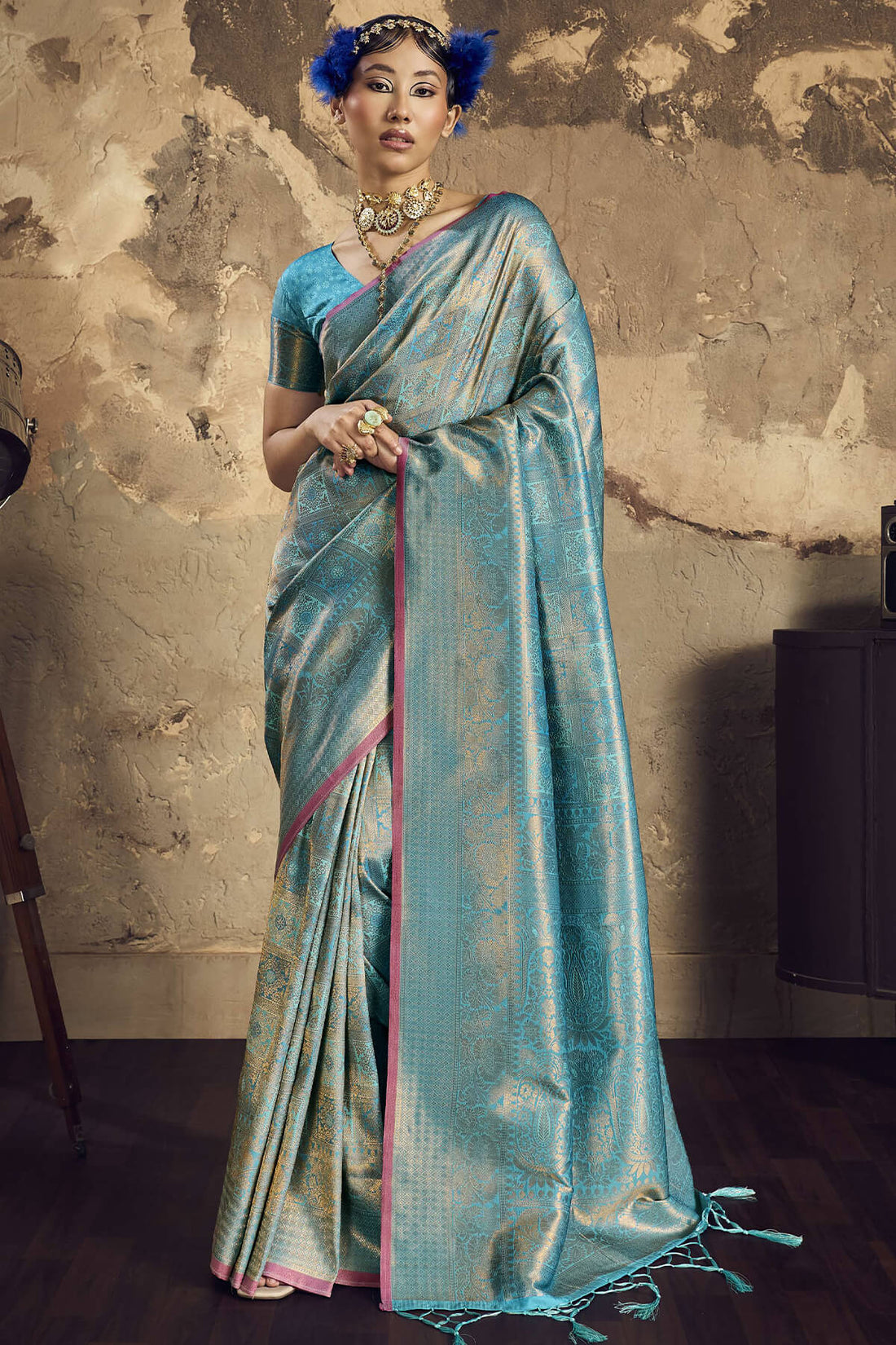 Beguiling Firozi Kanjivaram Silk Saree With Demesne Blouse Piece