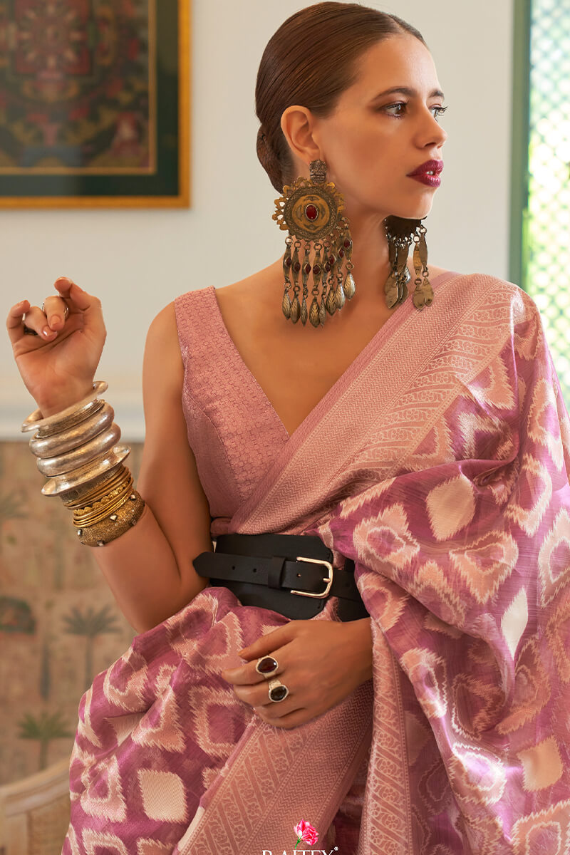 Flattering Lavender Soft Banarasi Silk Saree With Outstanding Blouse Piece