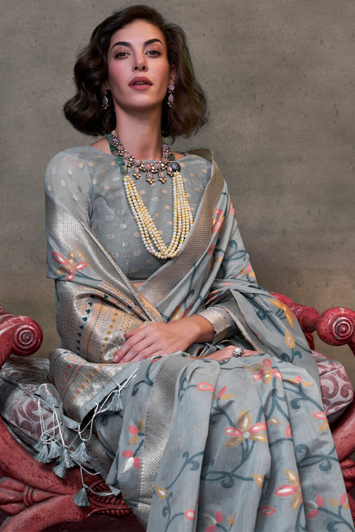 Load image into Gallery viewer, Ineffable Grey Cotton Silk Saree With Inimitable Blouse Piece
