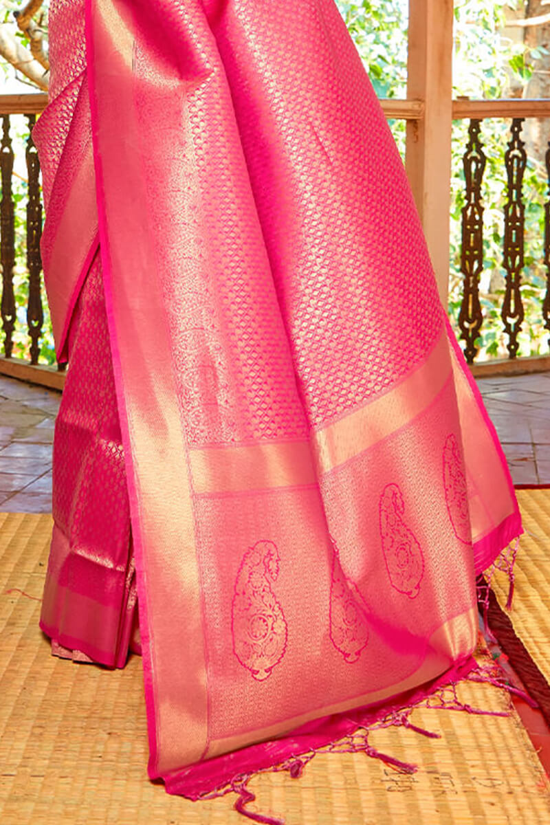 Devastating Dark Pink Kanjivaram Silk Saree With Gratifying Blouse Piece