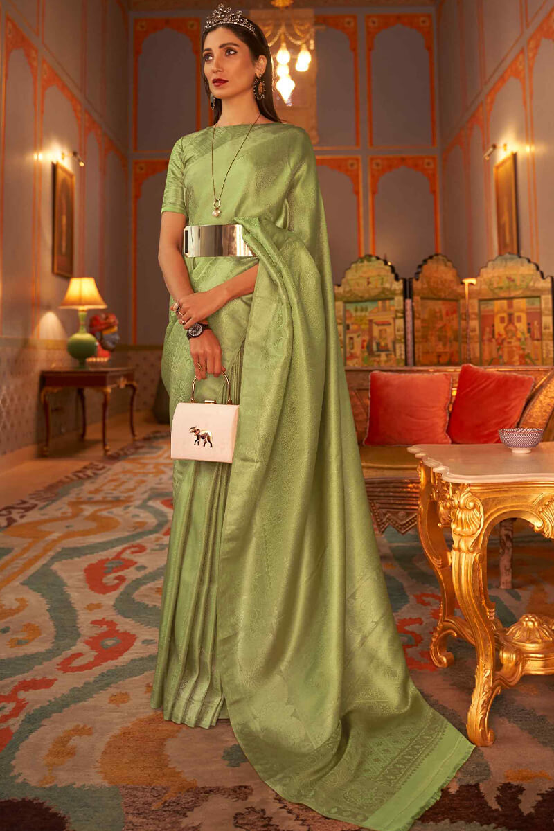 Staring Green Kanjivaram Silk Saree With Dazzling Blouse Piece