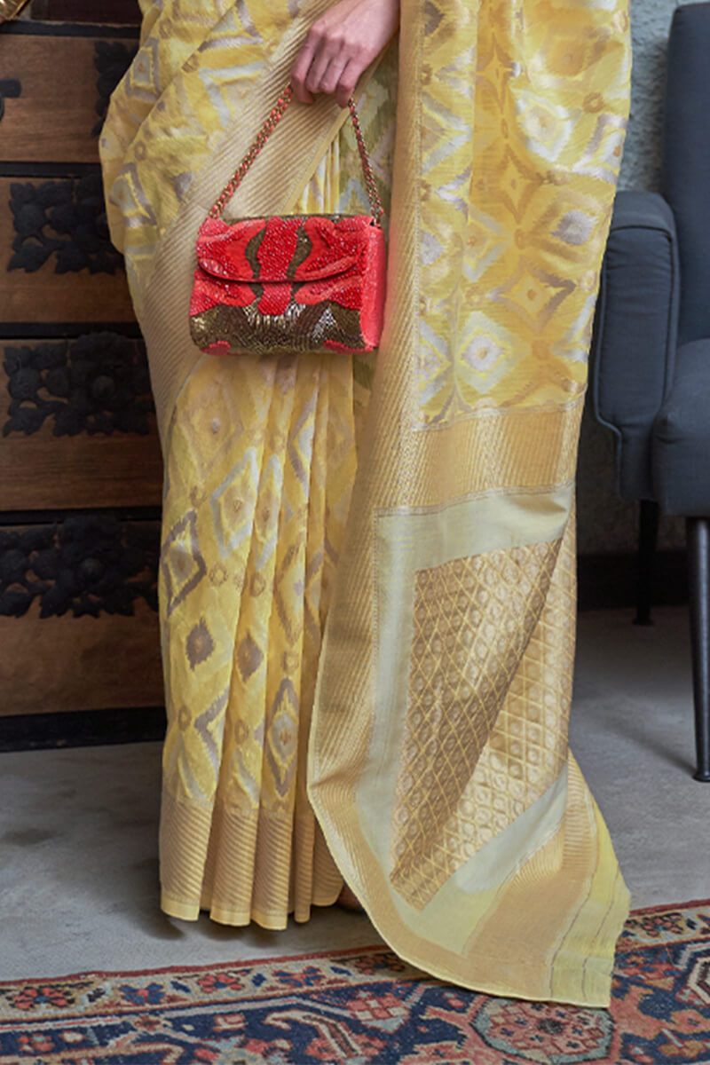 Appealing Yellow Cotton Silk Saree With Mesmeric Blouse Piece