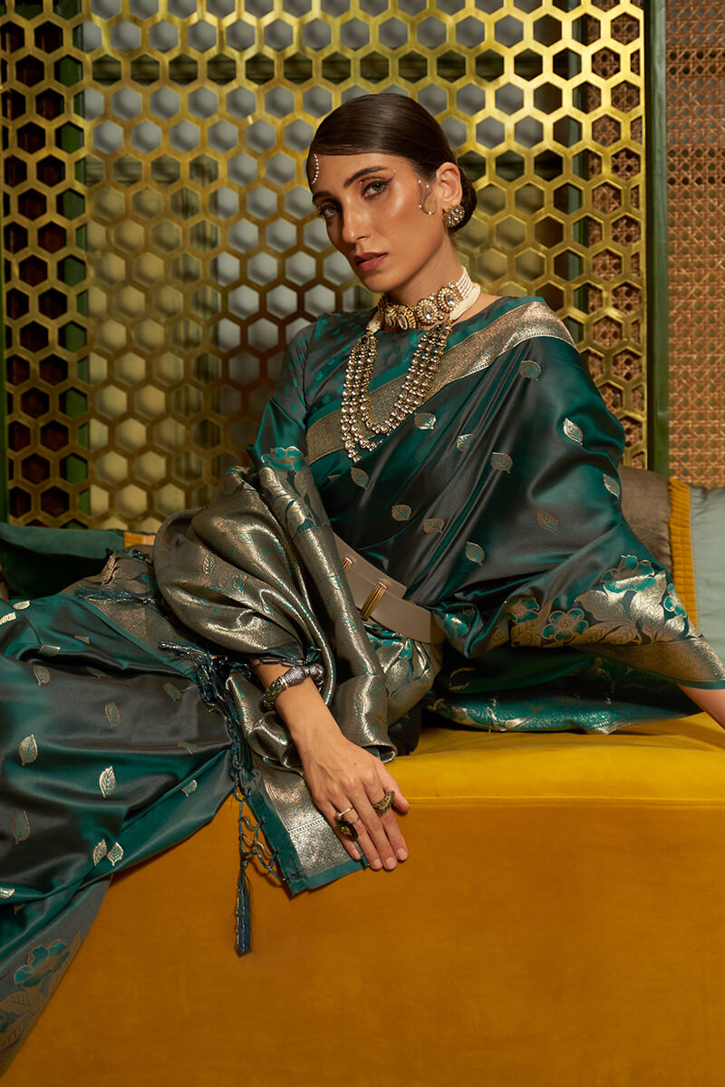 Beauteous Dark Green Soft Banarasi Silk Saree With Classic Blouse Piece