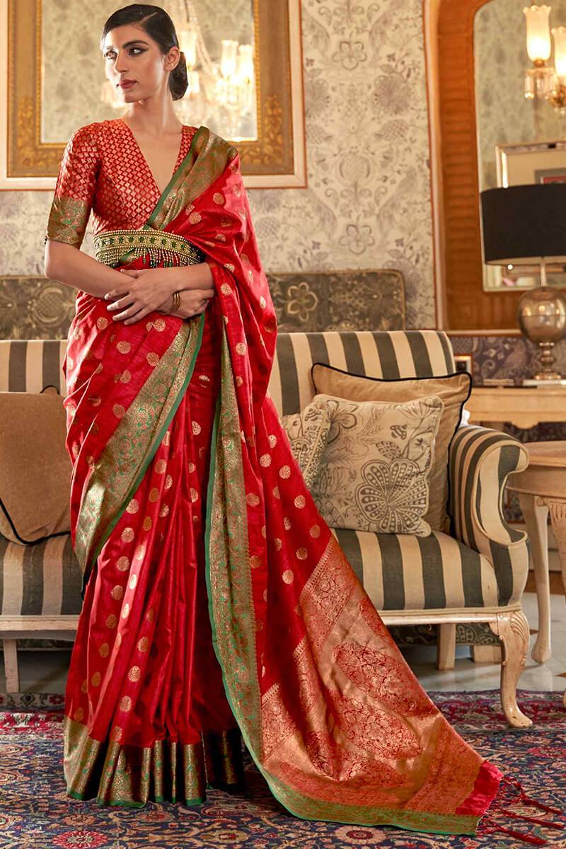 Surreptitious Red Soft Banarasi Silk Saree With Amiable Blouse Piece