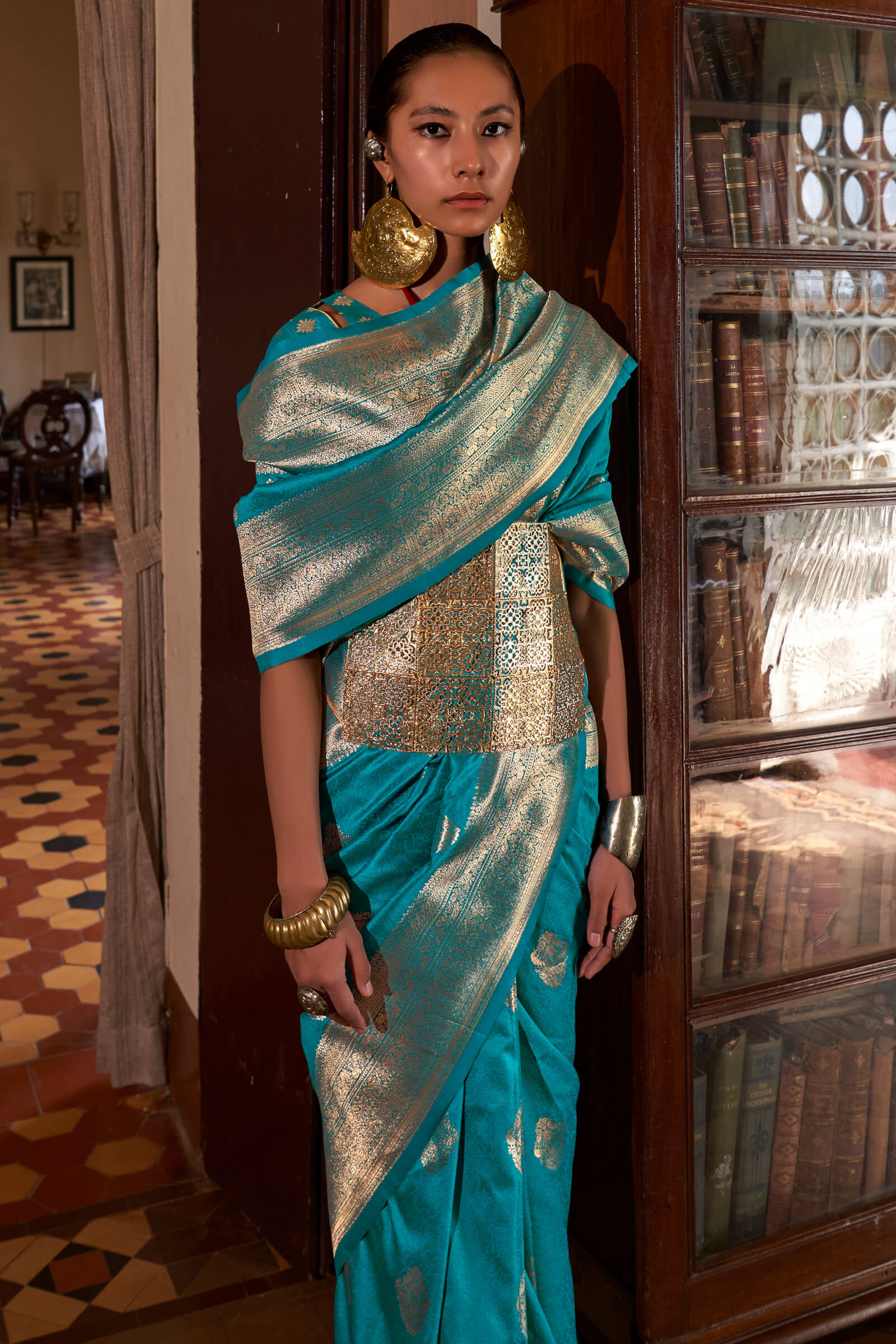 Sonorous Firozi Soft Banarasi Silk Saree With Charismatic Blouse Piece