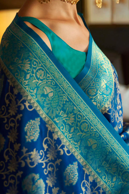 Load image into Gallery viewer, Sumptuous Blue Kanjivaram Silk Saree With Profuse Blouse Piece
