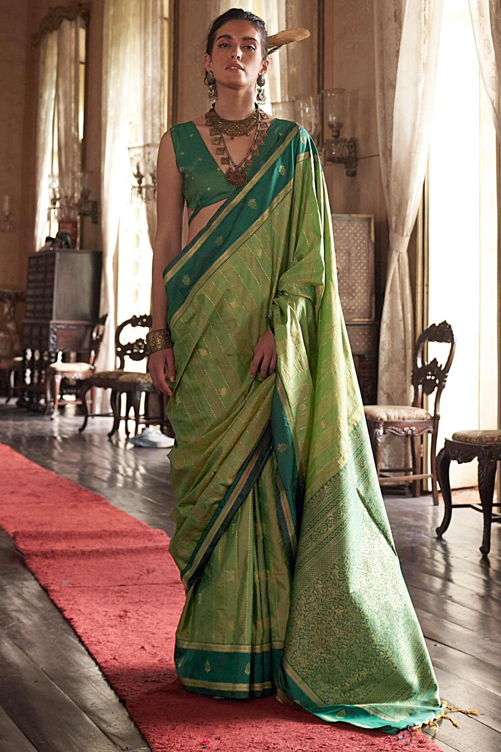 Enamoring Green Banarasi Tussar Silk Saree With Winsome Blouse Piece