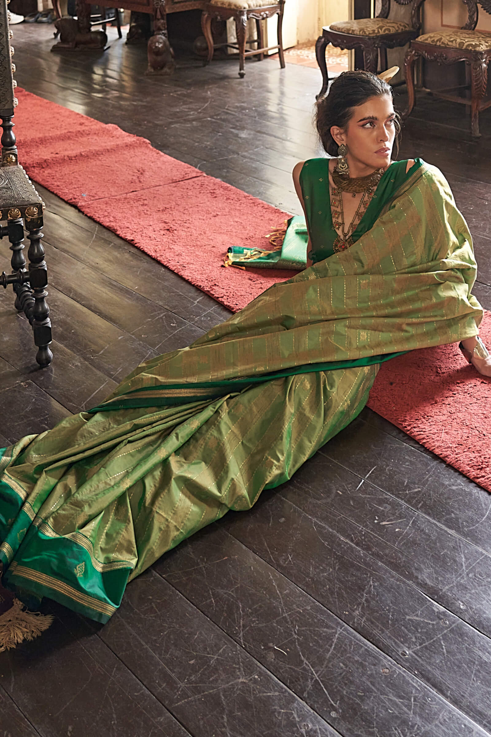 Enamoring Green Banarasi Tussar Silk Saree With Winsome Blouse Piece