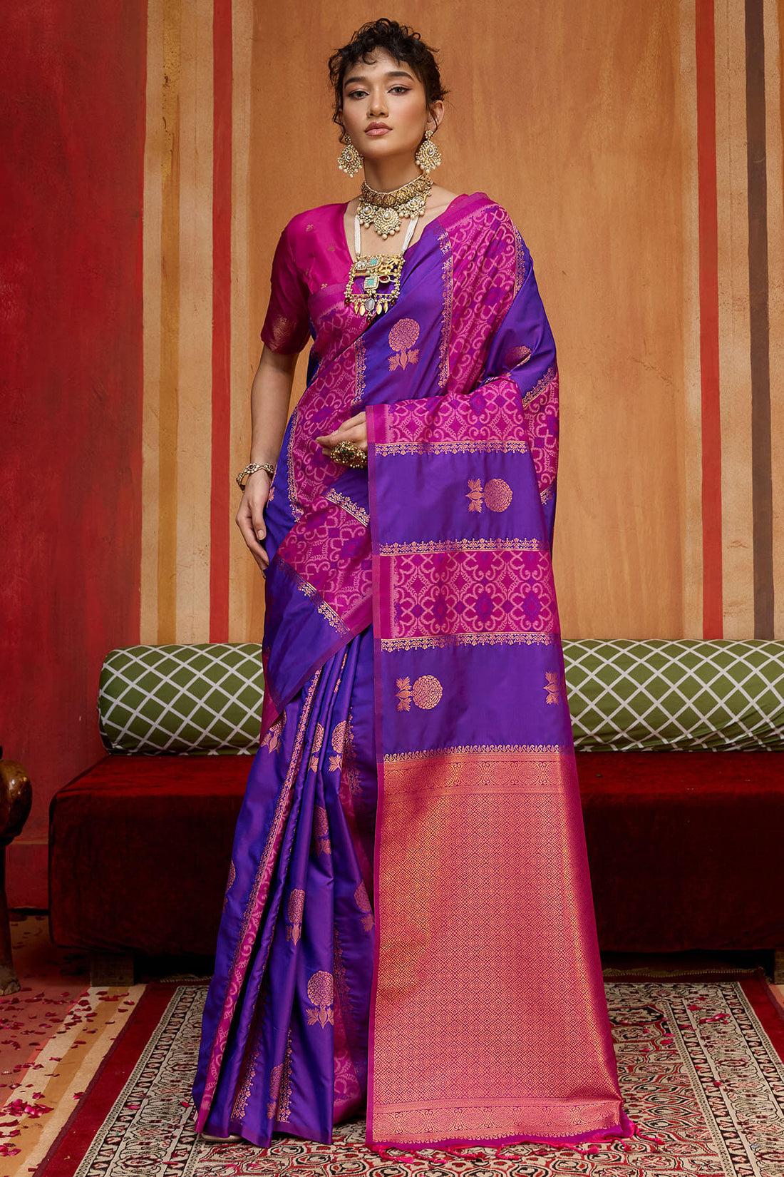 Lustrous Purple Pure Zari Weaving Banarasi Silk Saree With Conflate Blouse Piece