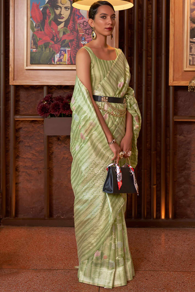 Intricate Green Cotton Silk Saree With Staring Blouse Piece