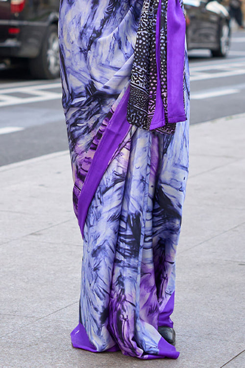 Load image into Gallery viewer, Exceptional Lavender Digital Printed Satin Silk Saree With Majesty Blouse Piece
