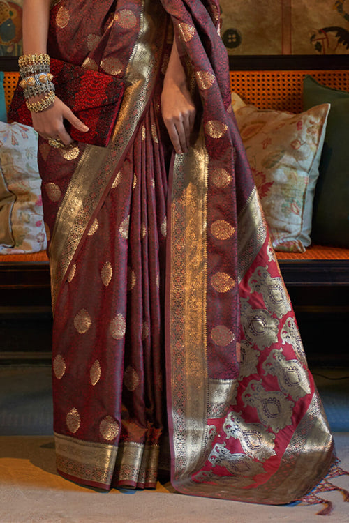 Load image into Gallery viewer, Flattering Maroon Soft Banarasi Silk Saree With Flaunt Blouse Piece
