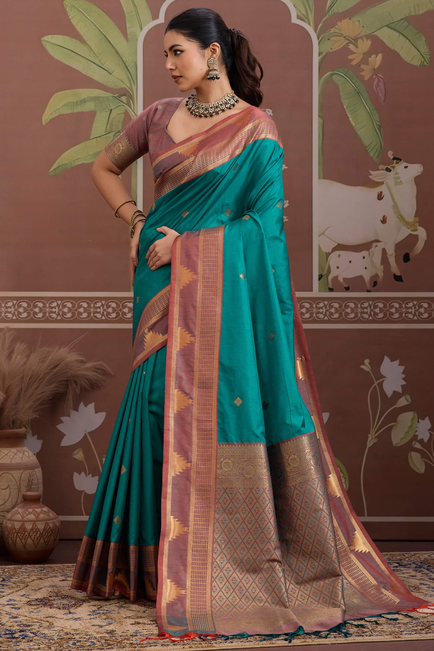 Extraordinary Rama Banarasi Tussar Silk Saree With Breathtaking Blouse Piece