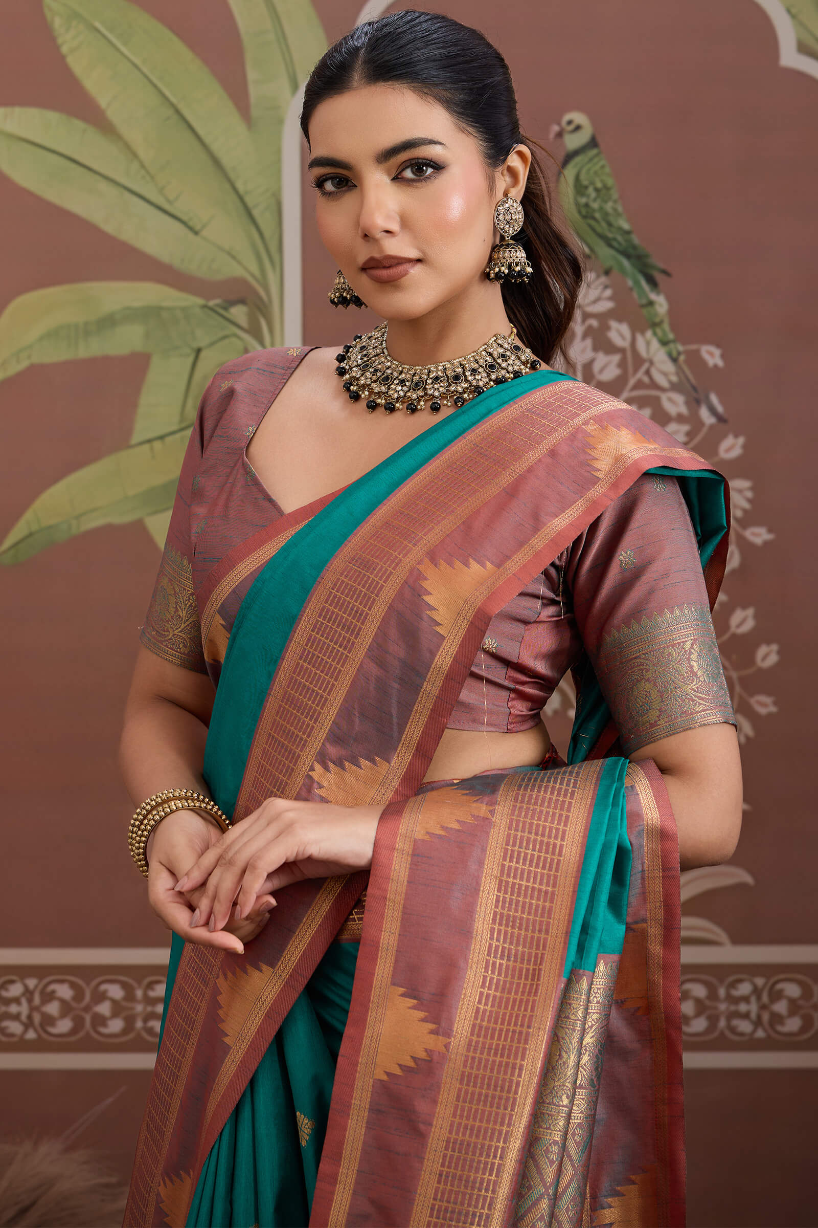 Extraordinary Rama Banarasi Tussar Silk Saree With Breathtaking Blouse Piece