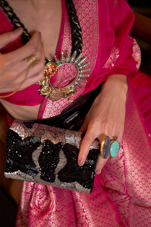 Load image into Gallery viewer, Evocative Dark Pink Soft Banarasi Silk Saree With Quintessential Blouse Piece
