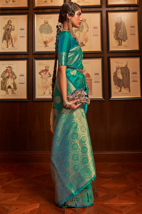 Load image into Gallery viewer, Pleasant Rama Kanjivaram Silk Saree With Ravishing Blouse Piece
