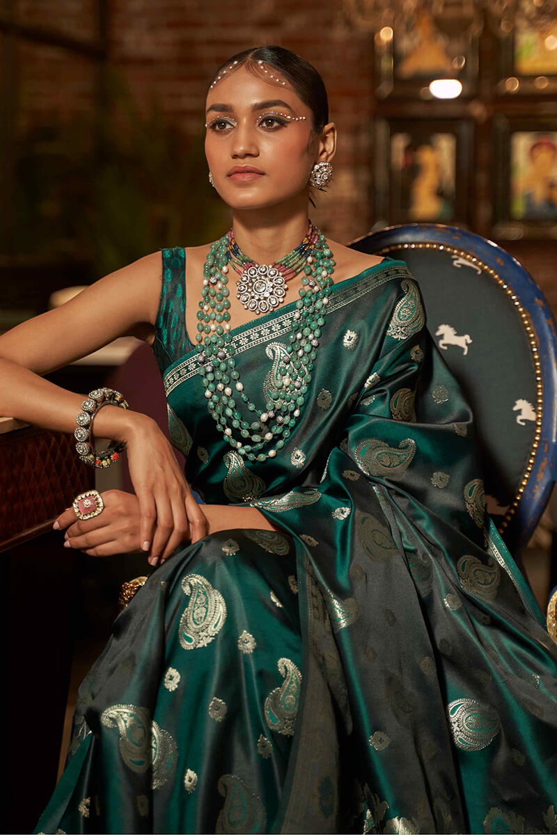 Amazing Dark Green Soft Banarasi Silk Saree With Outstanding Blouse Piece