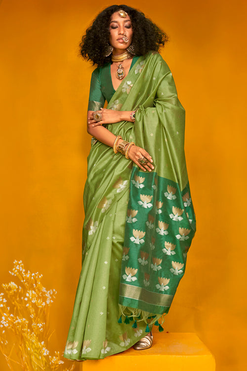 Load image into Gallery viewer, Marvellous Green Soft Banarasi Silk Saree With Sizzling Blouse Piece
