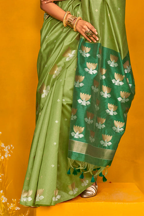 Load image into Gallery viewer, Marvellous Green Soft Banarasi Silk Saree With Sizzling Blouse Piece
