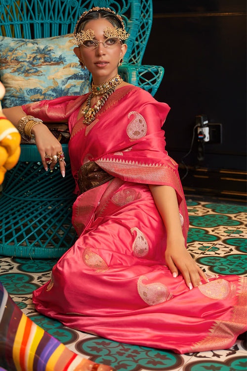 Load image into Gallery viewer, Arresting Dark Pink Soft Banarasi Silk Saree With Delightful Blouse Piece
